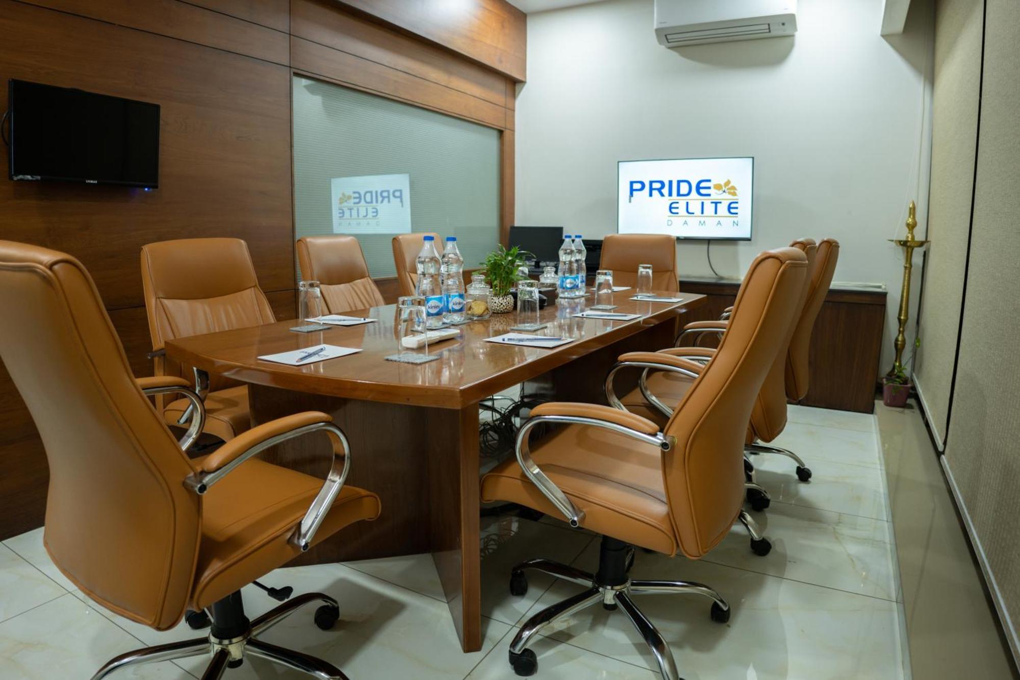 מלון Pride Elite, דמאן מראה חיצוני תמונה